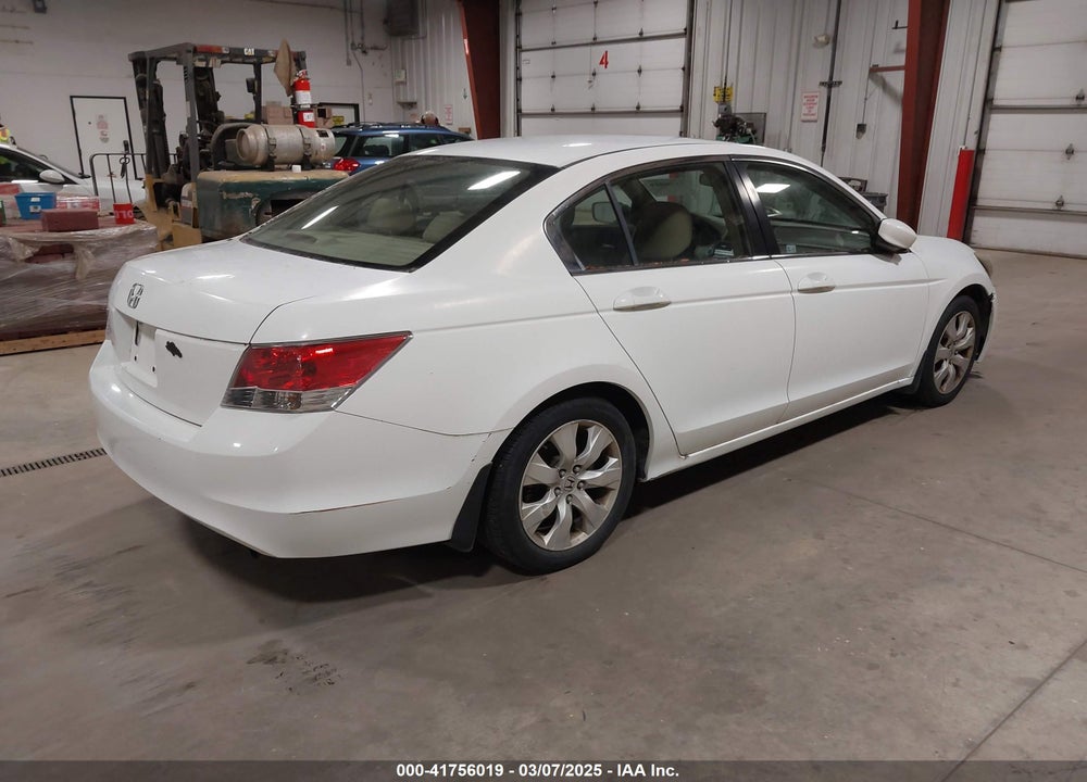2008 HONDA ACCORD VIN: JHMCP26758C031603