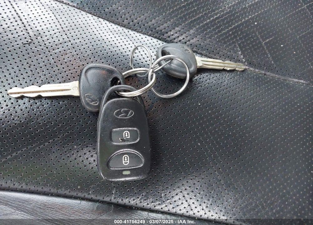 2008 HYUNDAI SANTA FE VIN: 5NMSH73E08H228402