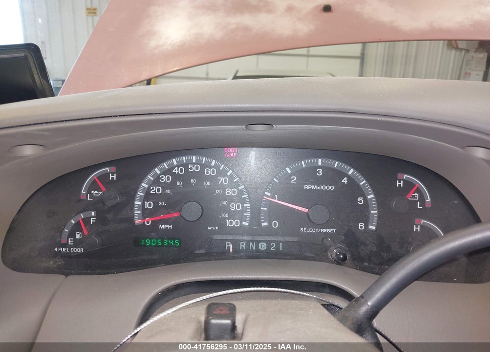 2000 FORD EXPEDITION VIN: 1FMPU18L2YLB05667