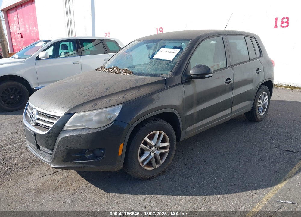 2011 VOLKSWAGEN TIGUAN VIN: WVGBV7AX7BW549852