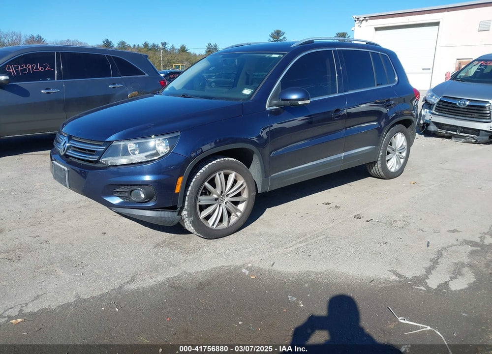 2012 VOLKSWAGEN TIGUAN SE W/SUNROOF & NAV VIN: WVGBV7AX9CW603430