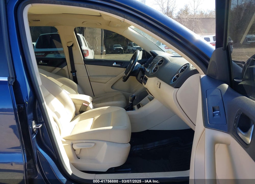 2012 VOLKSWAGEN TIGUAN SE W/SUNROOF & NAV VIN: WVGBV7AX9CW603430