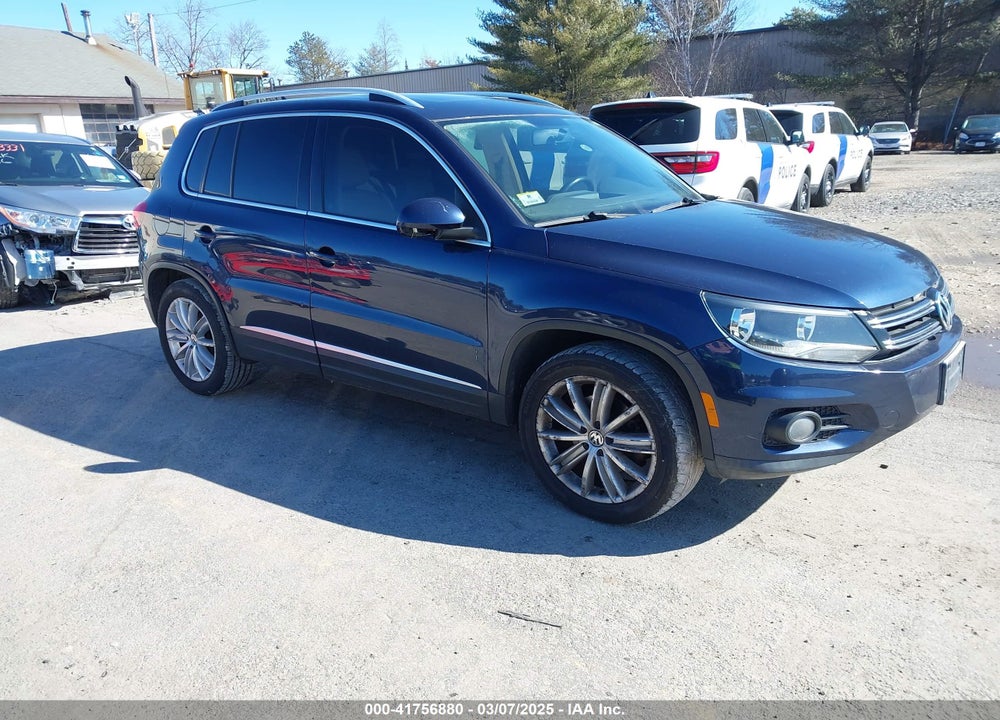 2012 VOLKSWAGEN TIGUAN SE W/SUNROOF & NAV VIN: WVGBV7AX9CW603430