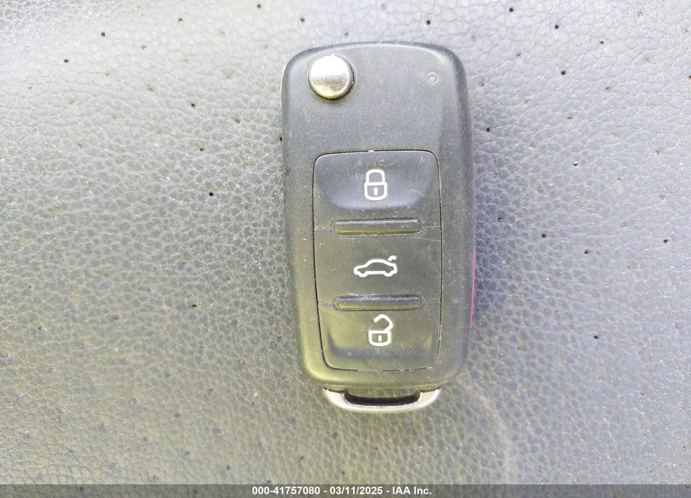 2015 VOLKSWAGEN JETTA VIN: 3VWD07AJ3FM266598