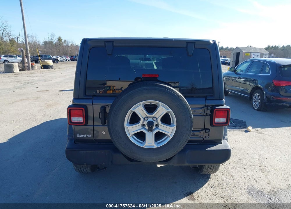 2018 JEEP WRANGLER UNLIMITED VIN: 1C4HJXDG4JW132516
