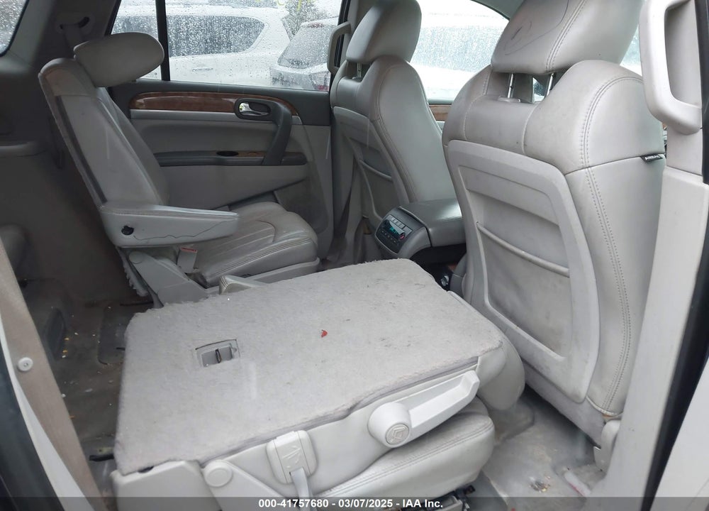 2011 BUICK ENCLAVE VIN: 5GAKRCED5BJ153323