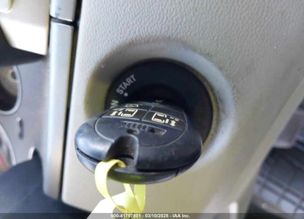 2012 VOLKSWAGEN ROUTAN VIN: 2C4RVABG8CR217704