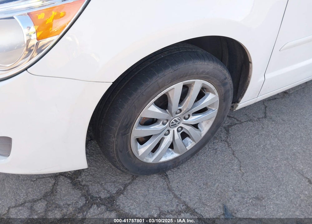 2012 VOLKSWAGEN ROUTAN VIN: 2C4RVABG8CR217704
