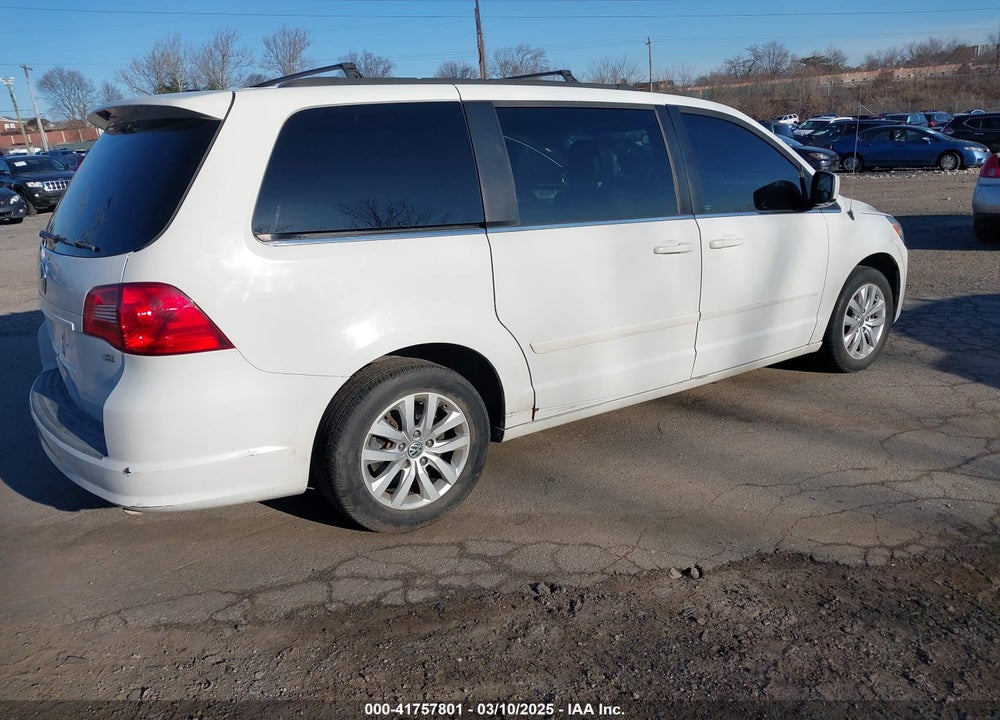2012 VOLKSWAGEN ROUTAN VIN: 2C4RVABG8CR217704