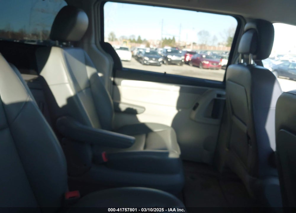 2012 VOLKSWAGEN ROUTAN VIN: 2C4RVABG8CR217704