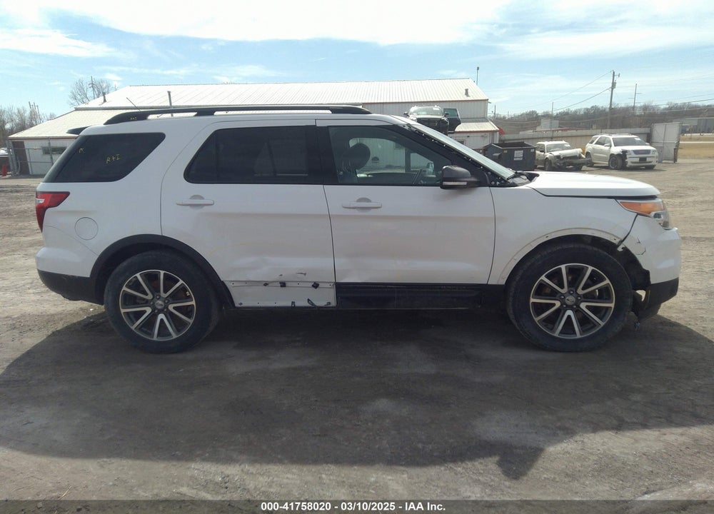 2015 FORD EXPLORER XLT VIN: 1FM5K8D83FGB77880