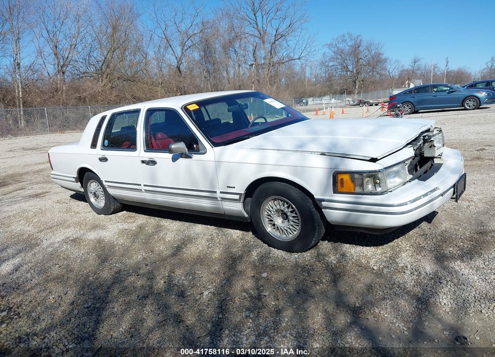 1992 LINCOLN TOWN CAR VIN: 1LNLM82W7NY664219