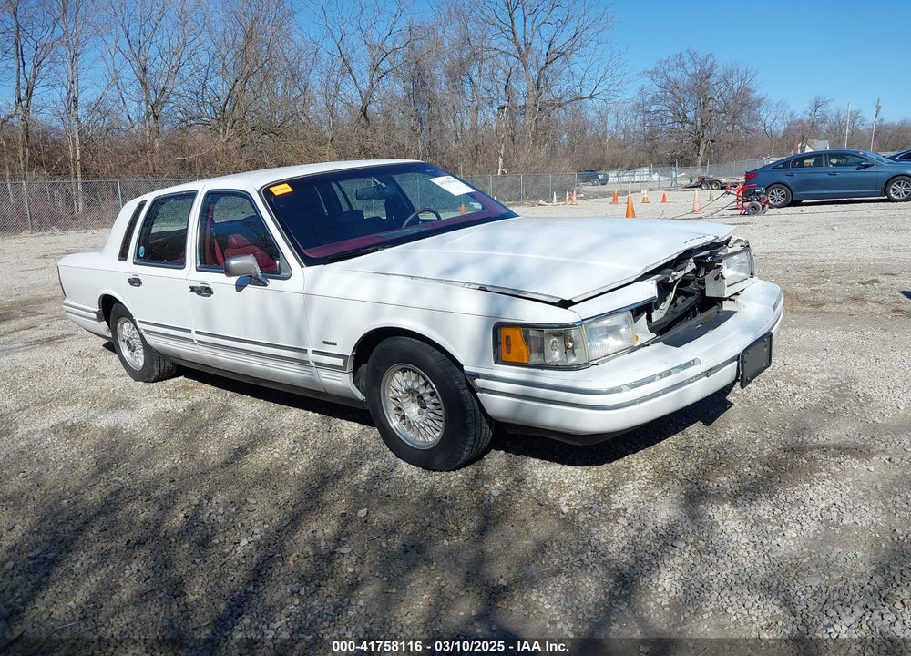 1992 LINCOLN TOWN CAR VIN: 1LNLM82W7NY664219