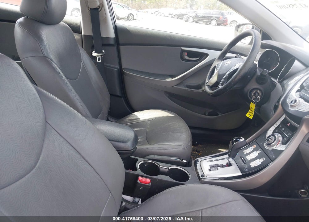 2011 HYUNDAI ELANTRA VIN: 5NPDH4AE8BH008610