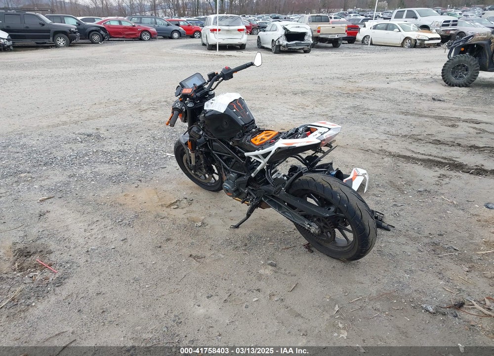 2022 KTM 390 DUKE VIN: MD2JPJ400NC252749