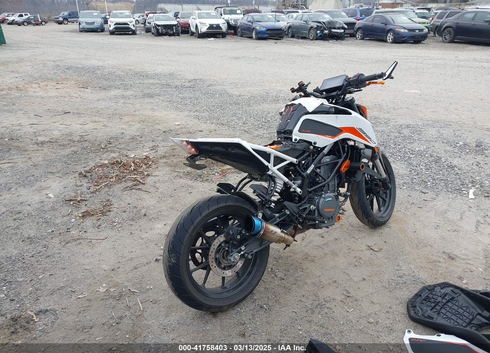 2022 KTM 390 DUKE VIN: MD2JPJ400NC252749