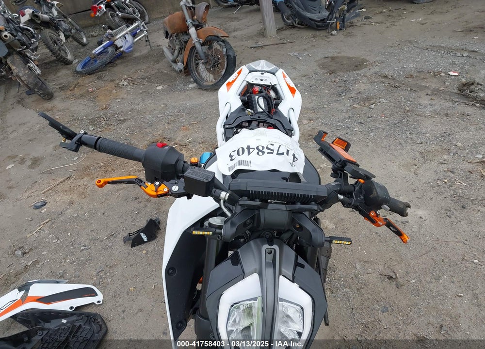 2022 KTM 390 DUKE VIN: MD2JPJ400NC252749