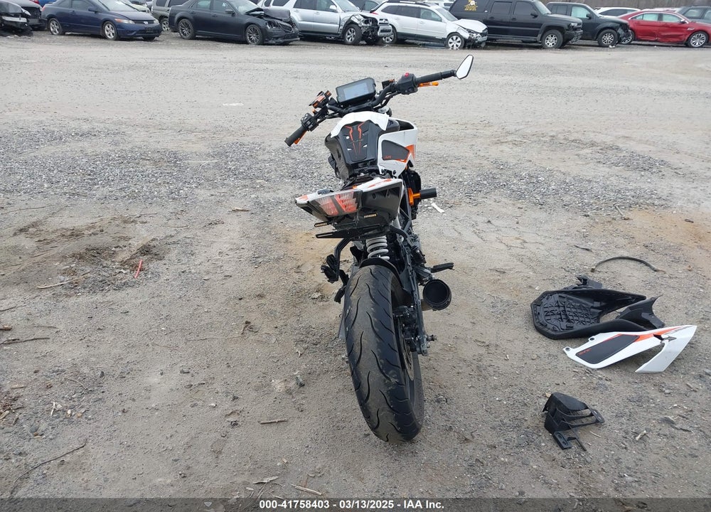 2022 KTM 390 DUKE VIN: MD2JPJ400NC252749