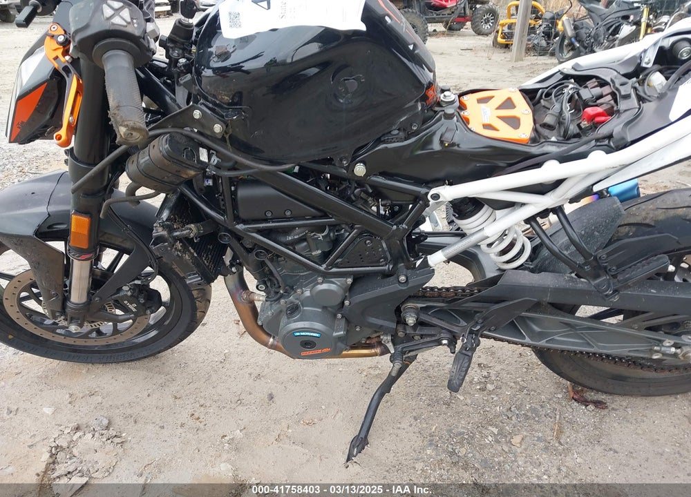 2022 KTM 390 DUKE VIN: MD2JPJ400NC252749