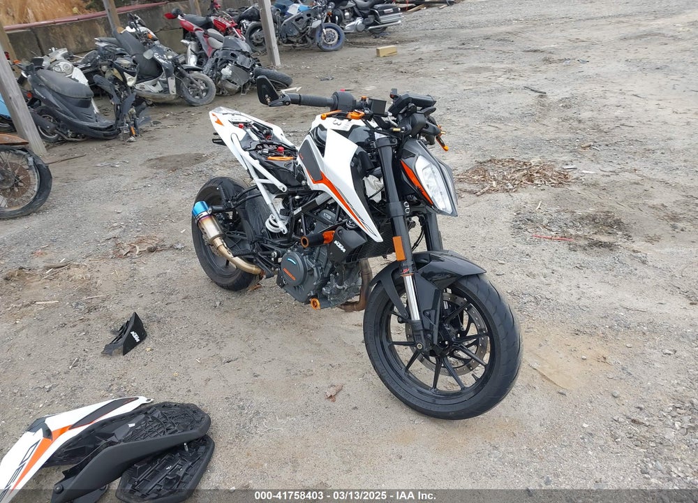 2022 KTM 390 DUKE VIN: MD2JPJ400NC252749