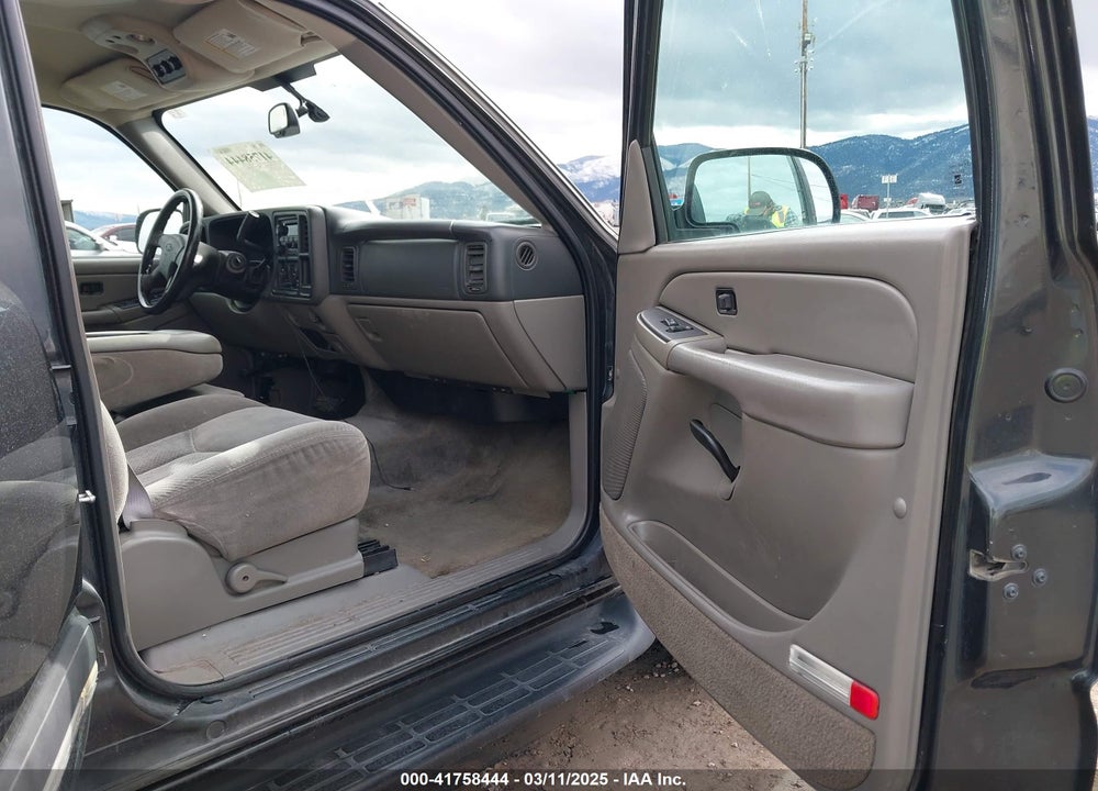 2004 CHEVROLET SUBURBAN 1500 VIN: 3GNEC16T84G317408