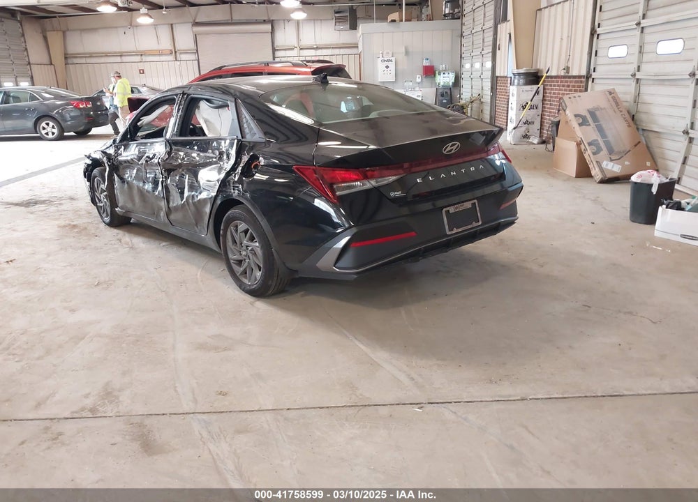 2024 HYUNDAI ELANTRA VIN: KMHLM4DG3RU845491