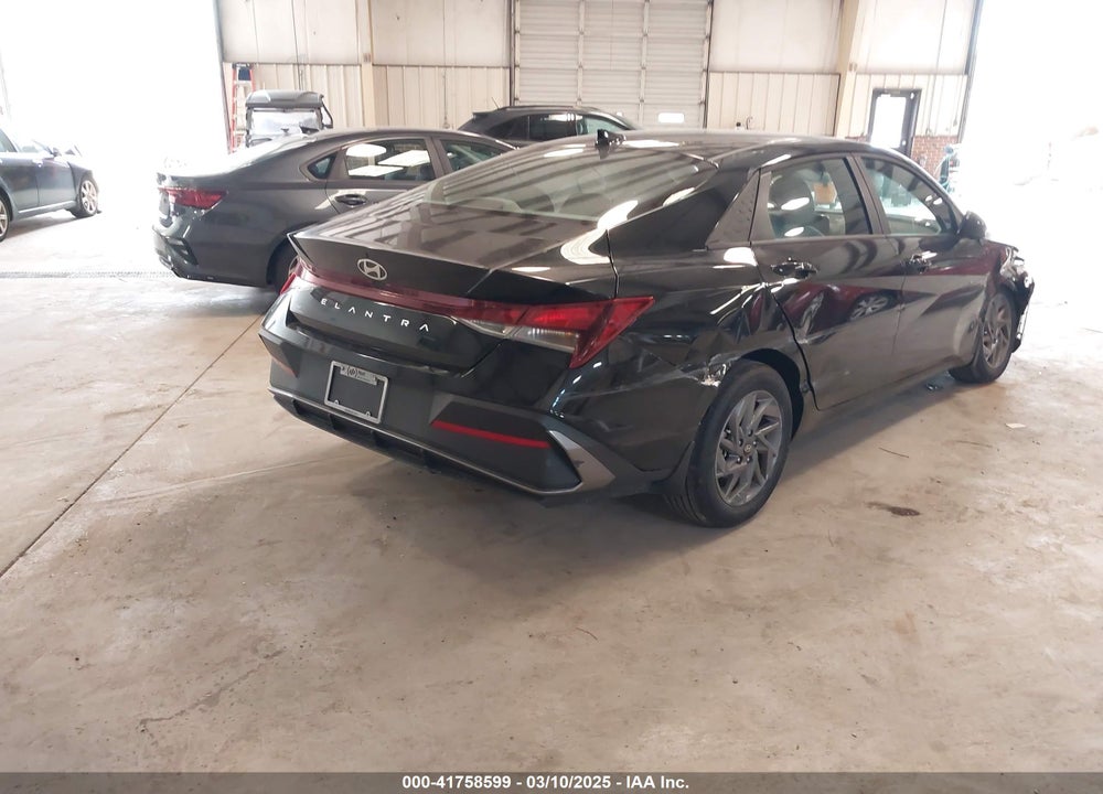 2024 HYUNDAI ELANTRA VIN: KMHLM4DG3RU845491