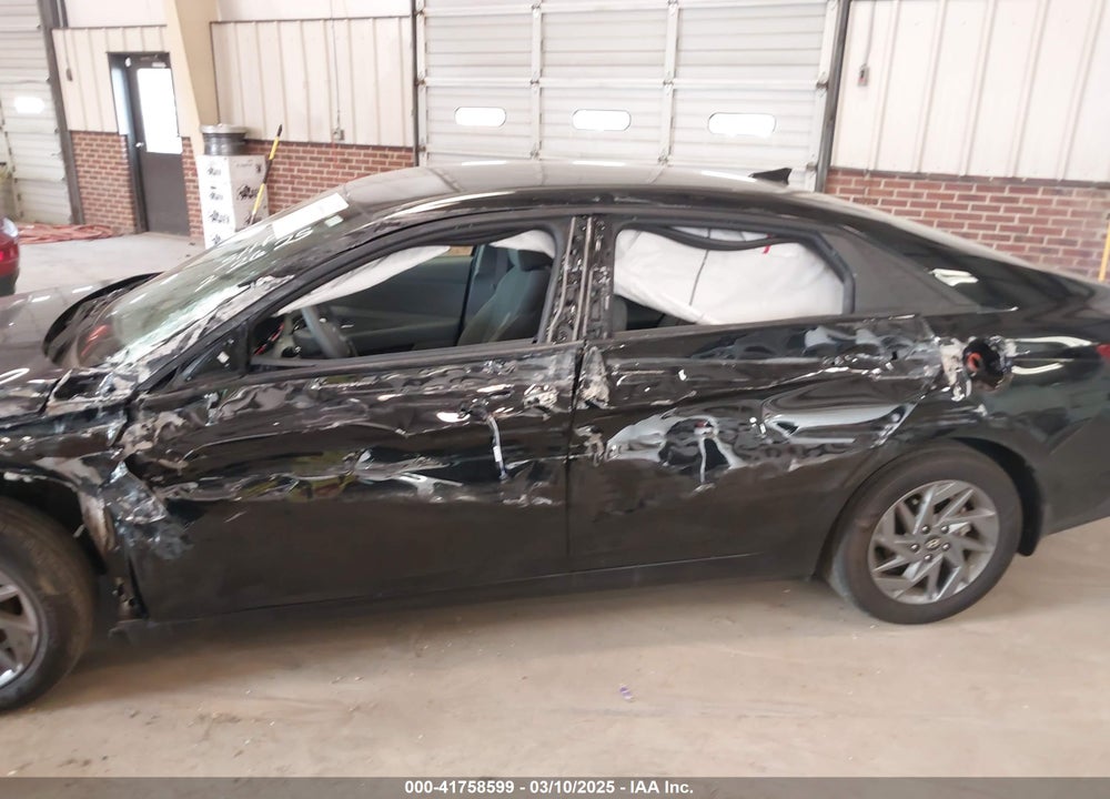 2024 HYUNDAI ELANTRA VIN: KMHLM4DG3RU845491
