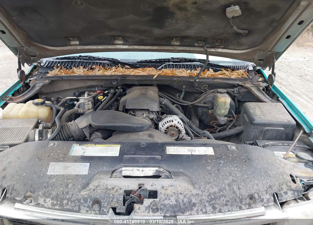 2000 CHEVROLET SUBURBAN 1500 VIN: 3GNFK16T8YG220495