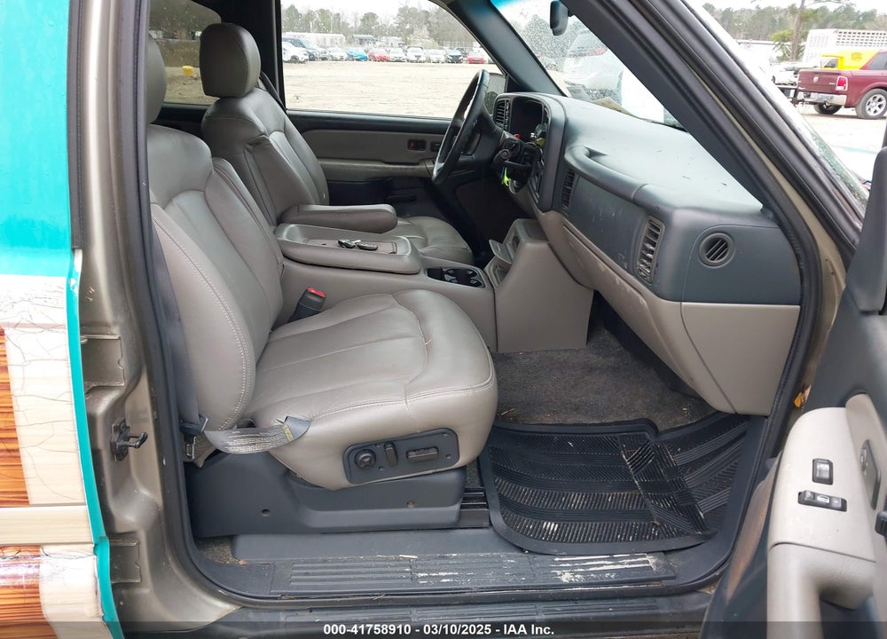 2000 CHEVROLET SUBURBAN 1500 VIN: 3GNFK16T8YG220495