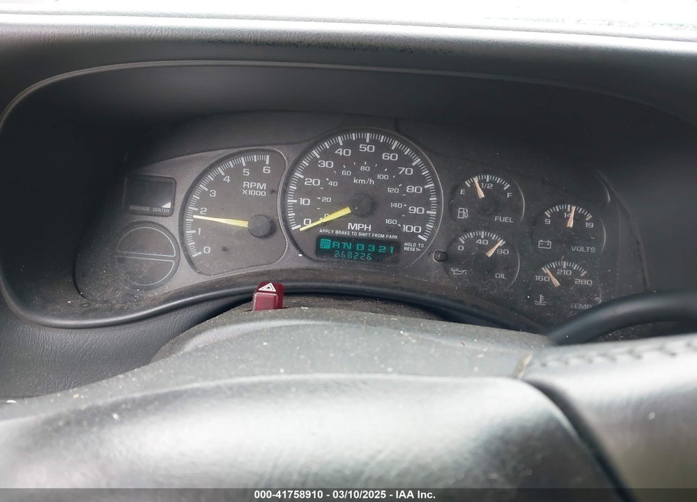 2000 CHEVROLET SUBURBAN 1500 VIN: 3GNFK16T8YG220495