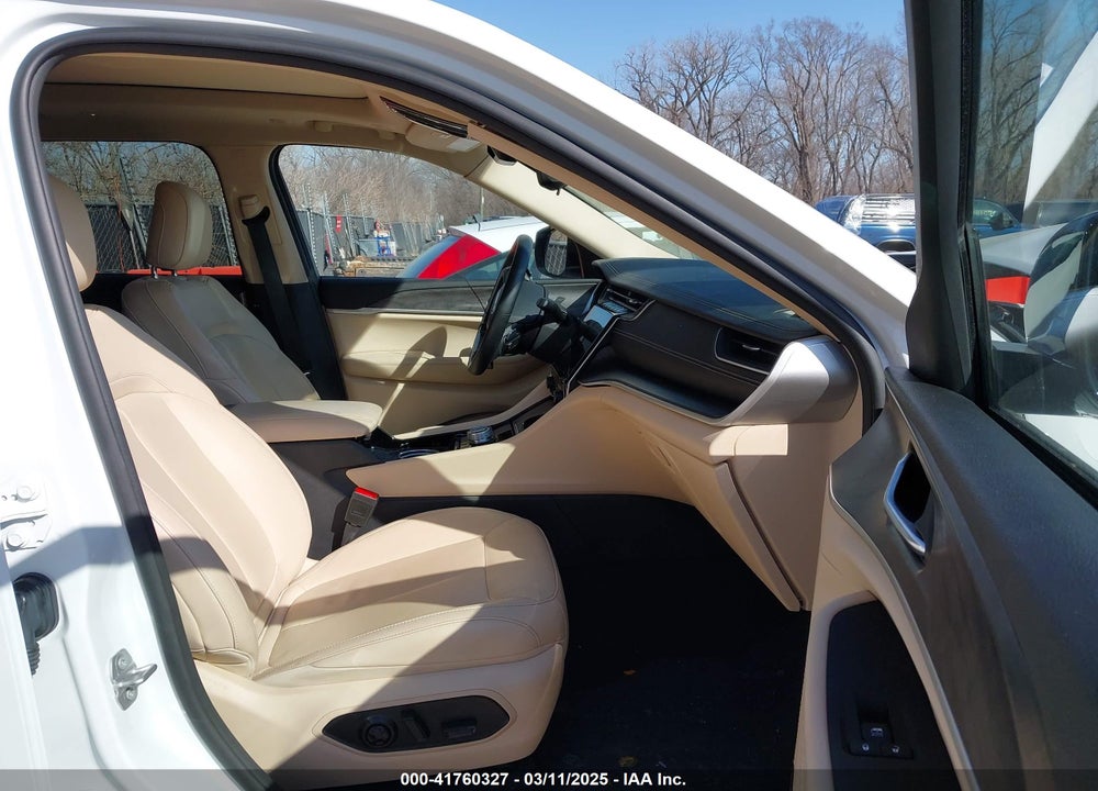 2022 JEEP GRAND CHEROKEE L LIMITED 4X4 VIN: 1C4RJKBG8N8586661