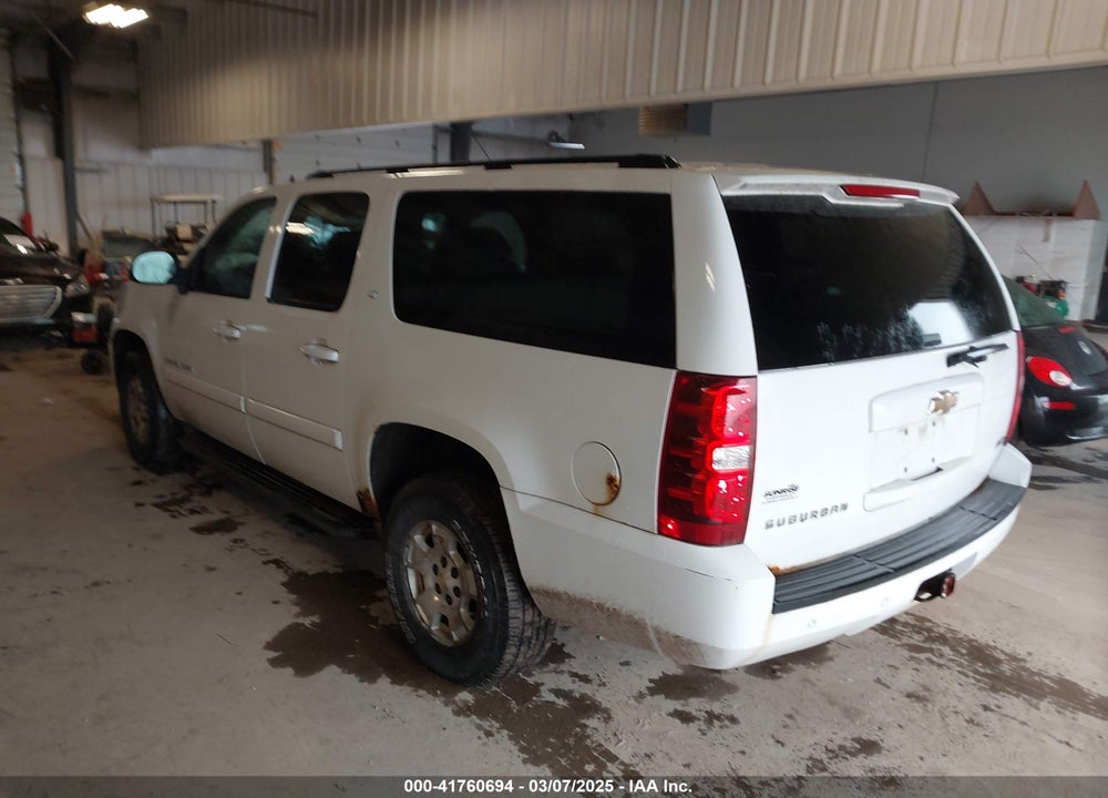 2008 CHEVROLET SUBURBAN 1500 LT VIN: 1GNFK163X8J227012