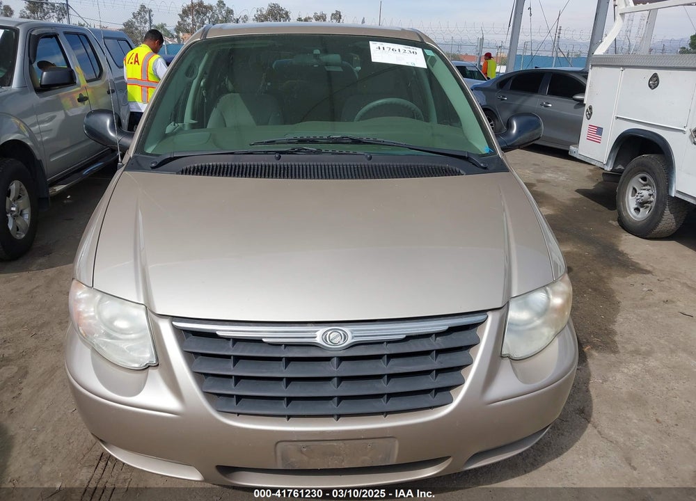 2007 CHRYSLER TOWN & COUNTRY VIN: 2A4GP44R57R166826
