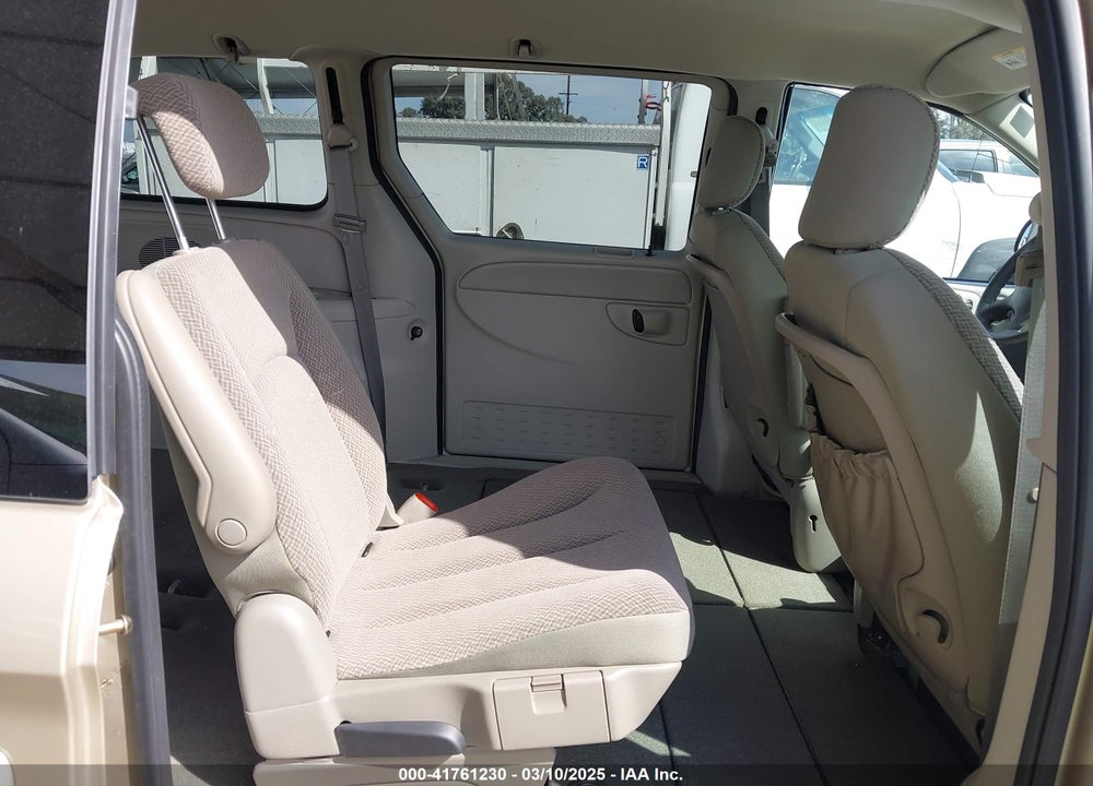 2007 CHRYSLER TOWN & COUNTRY VIN: 2A4GP44R57R166826