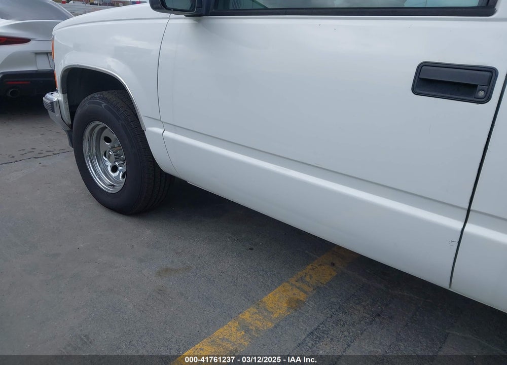 1999 CHEVROLET SUBURBAN 1500 VIN: 3GNEC16R2XG247140