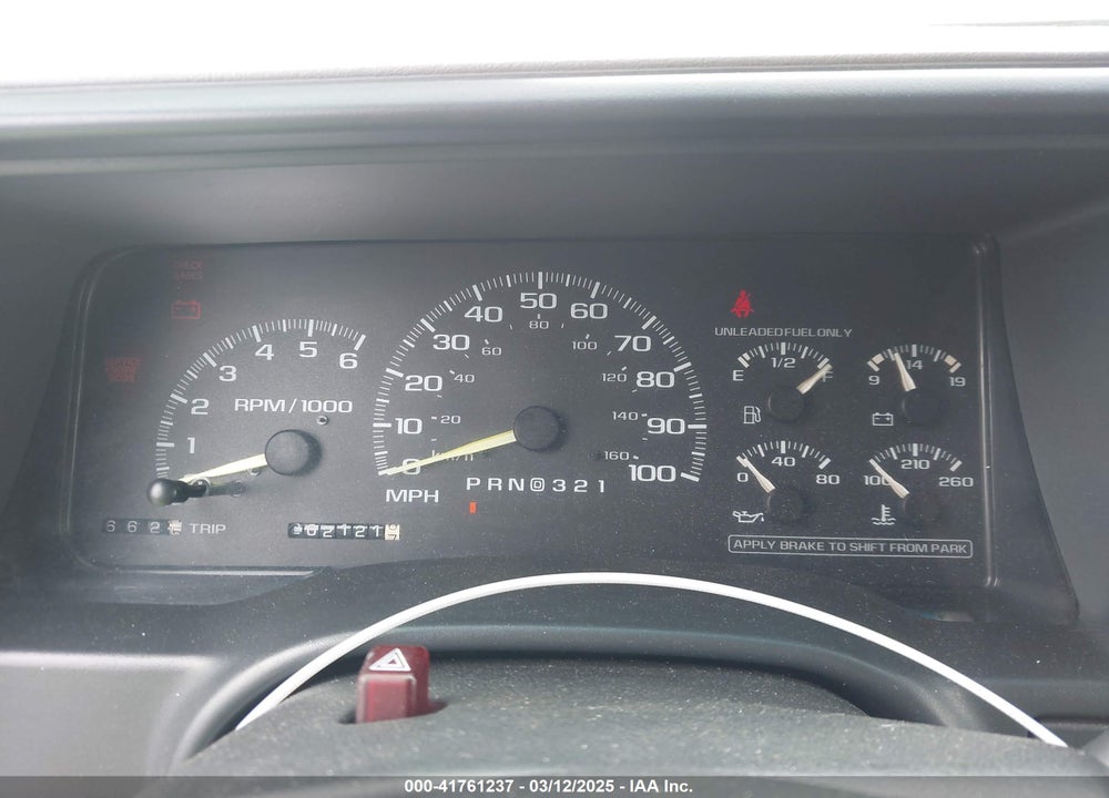 1999 CHEVROLET SUBURBAN 1500 VIN: 3GNEC16R2XG247140