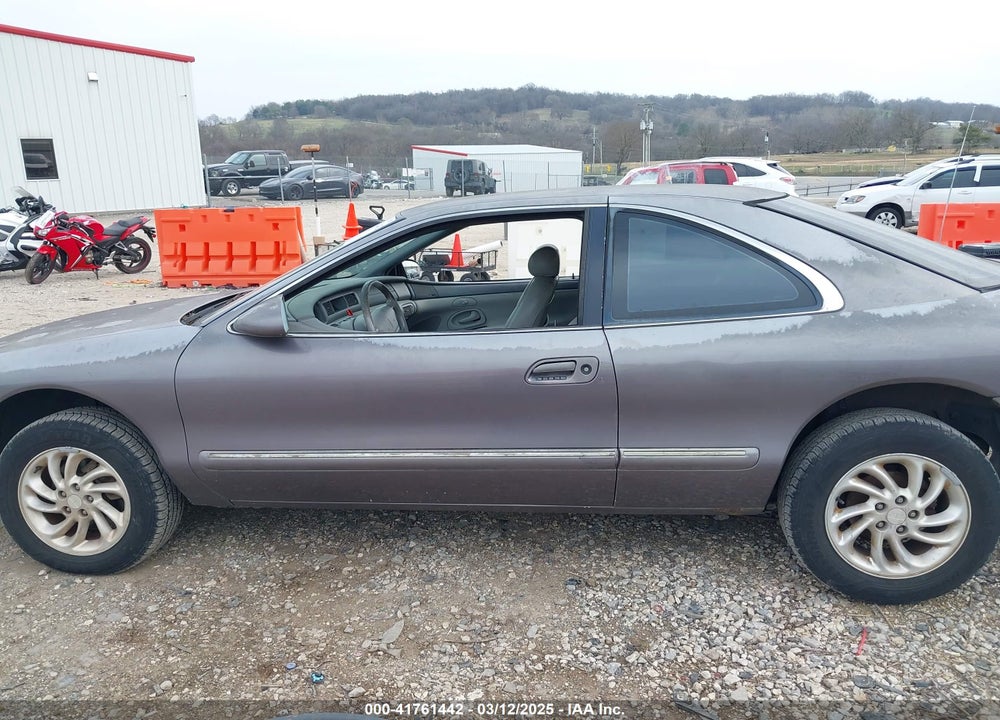 1996 LINCOLN MARK VIII VIN: 1LNLM91V5TY647415