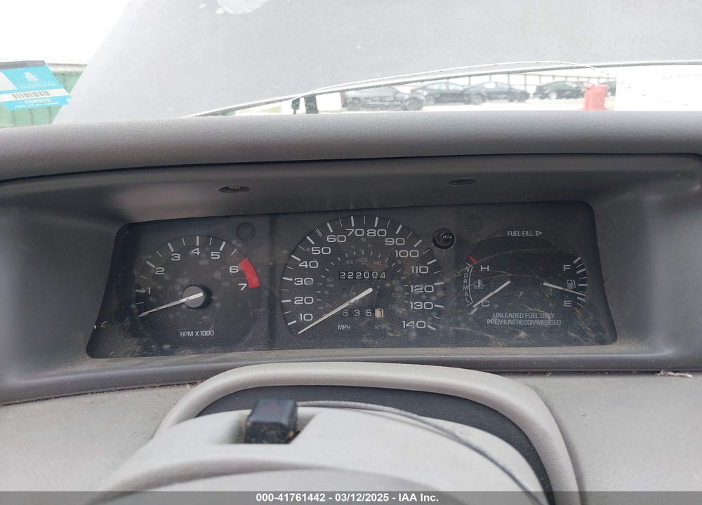 1996 LINCOLN MARK VIII VIN: 1LNLM91V5TY647415