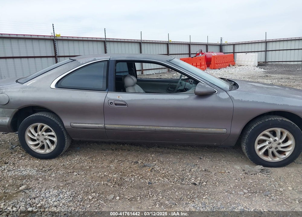 1996 LINCOLN MARK VIII VIN: 1LNLM91V5TY647415