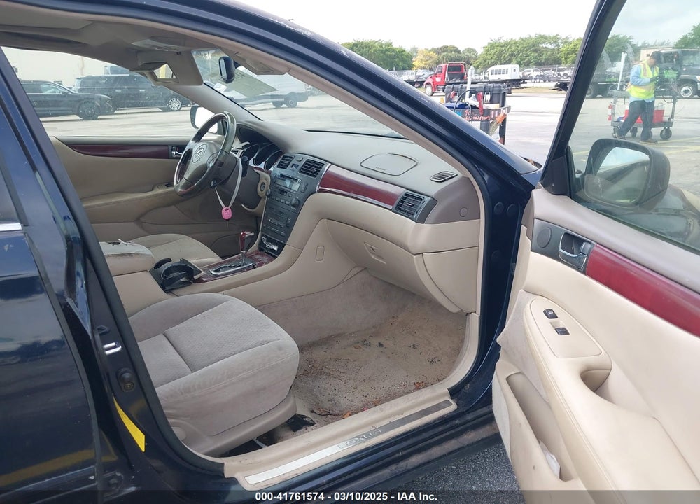 2004 LEXUS ES 330 VIN: JTHBA30G845032870