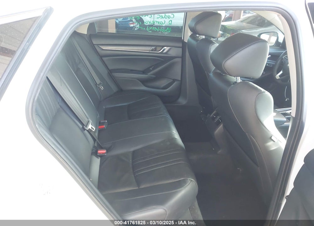 2018 HONDA ACCORD VIN: 1HGCV1F59JA081925
