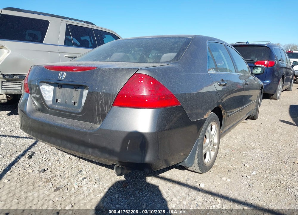 2006 HONDA ACCORD VIN: JHMCM56726C009128