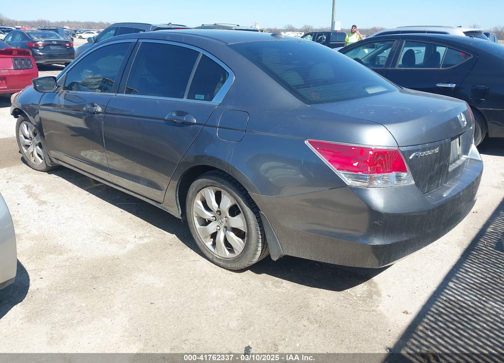 2008 HONDA ACCORD VIN: JHMCP26818C067555