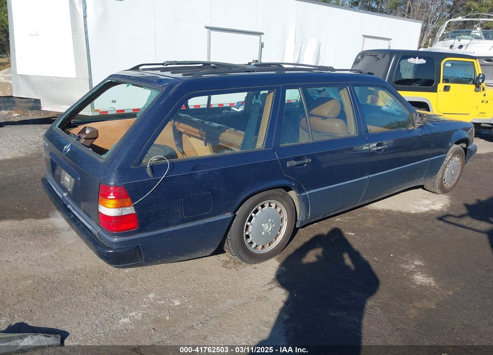 1995 MERCEDES-BENZ E VIN: WDBEA92E7SF310418