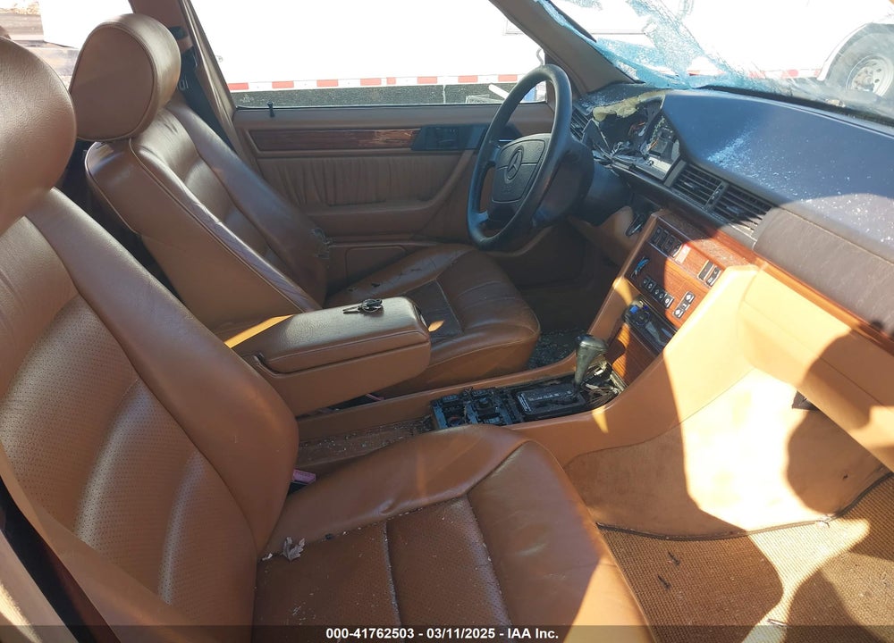 1995 MERCEDES-BENZ E VIN: WDBEA92E7SF310418