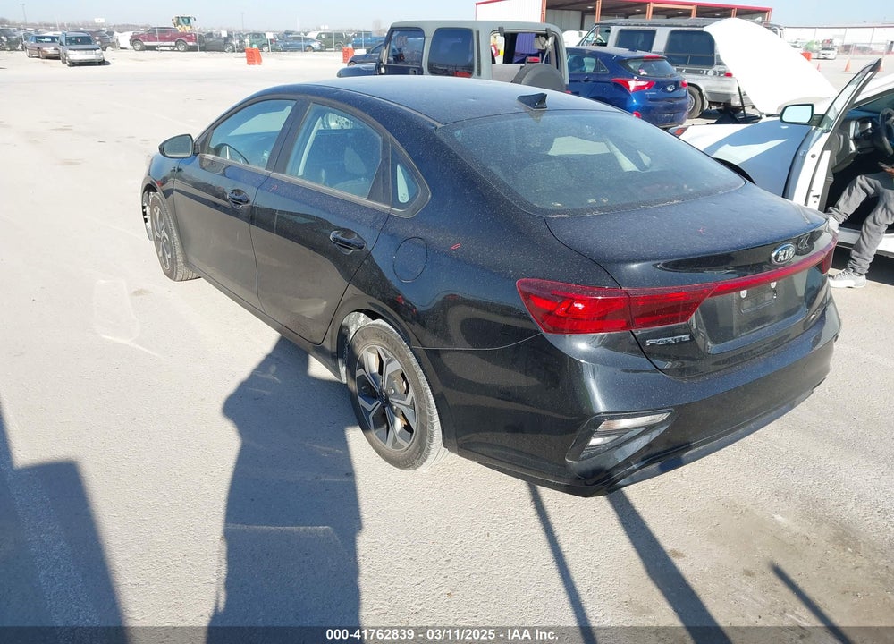 2021 KIA FORTE LXS VIN: 3KPF24AD5ME366546