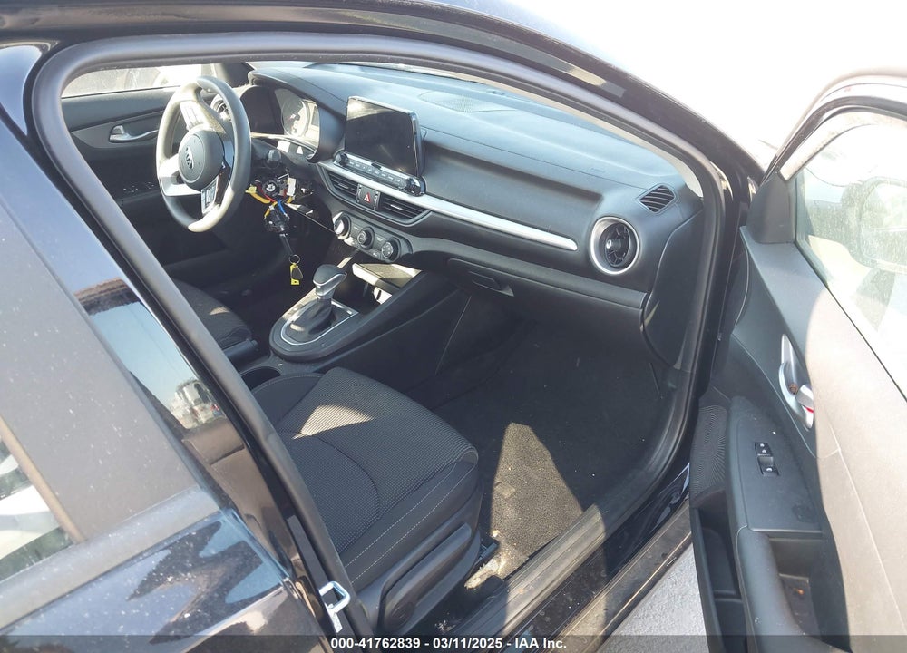 2021 KIA FORTE LXS VIN: 3KPF24AD5ME366546