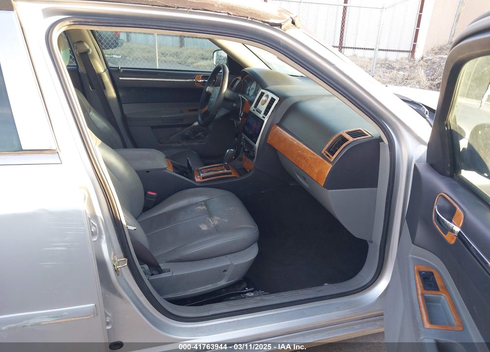2005 CHRYSLER 300 TOURING VIN: 2C3JA53G65H130881
