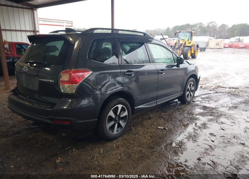 2018 SUBARU FORESTER VIN: JF2SJAJCXJH499902